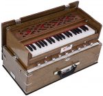 Safri Harmonium By Kaayna Musicals-3&frac12; Octaves, Portable, Traveler, Baja, 9 Stops (4 Drone), Dark Oak Finish, Gig Bag, Bass-Male Reed: 440 Hz - Image 3
