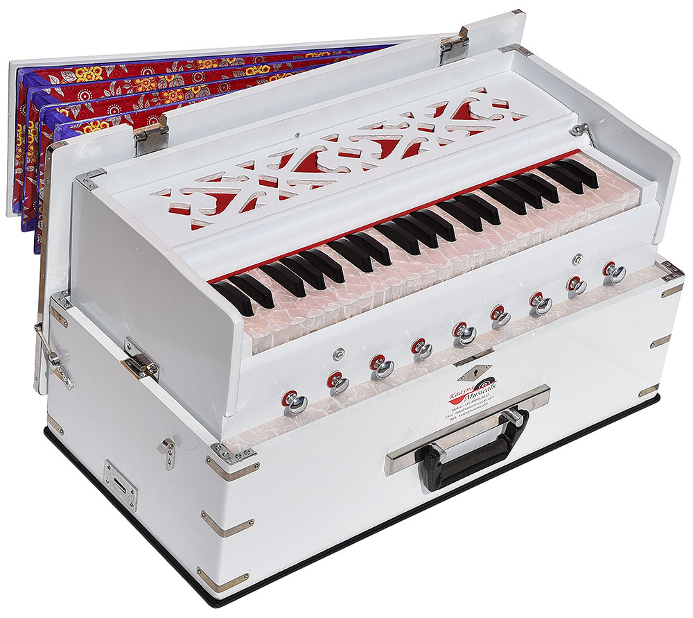 L3 White Safri Harmonium- 3½ Octaves By Kaayna Musicals-Portable, Traveler, Baja, 9 Stops- 4 Drone, Bass/Male Reeds, Gig Bag, Tuning: 440Hz - Image 1